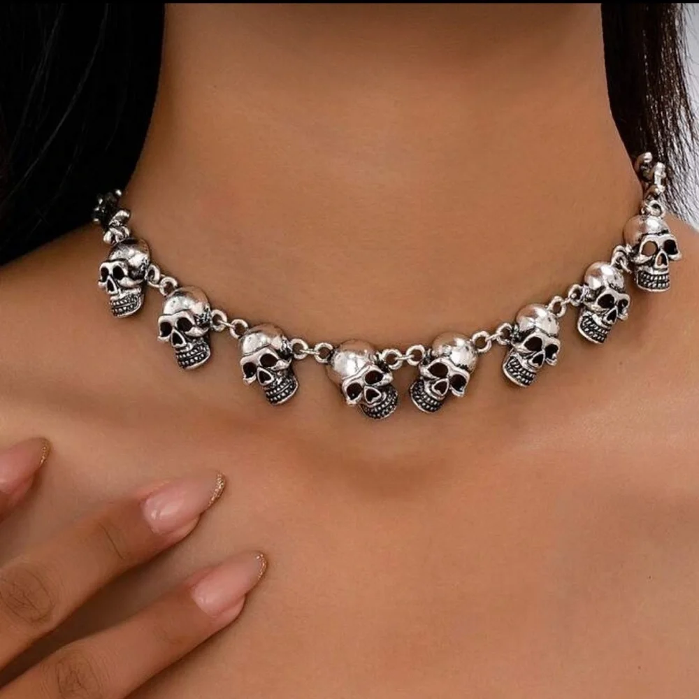 Skull Connected Choker Necklace
